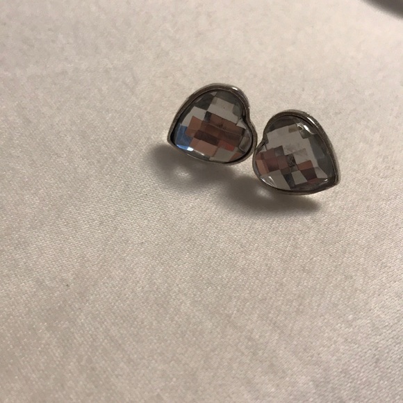 Two pairs of earrings - Picture 2 of 3